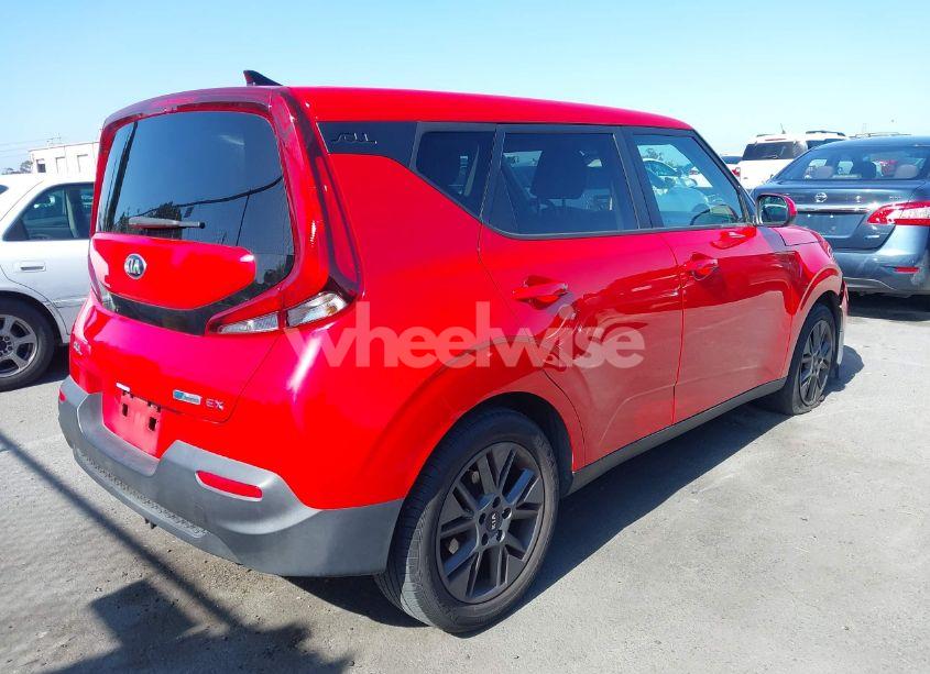 Photo 4 of 2020 Kia Soul EX (VIN KNDJ33AU8L7701704)