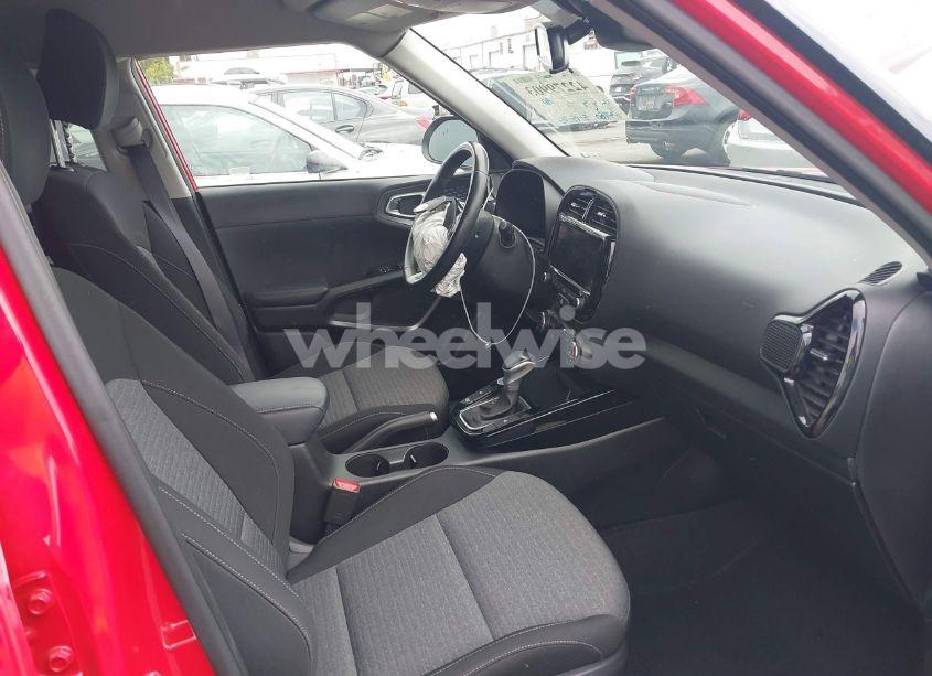 Photo 5 of 2020 Kia Soul EX (VIN KNDJ33AU8L7701704)