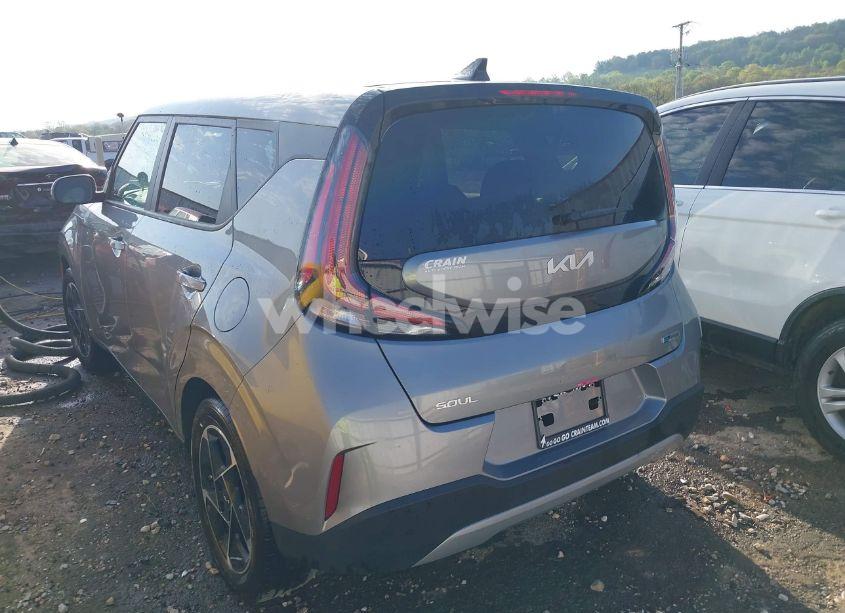 Photo 3 of 2025 Kia Soul EX (VIN KNDJ33AU8S7923691)