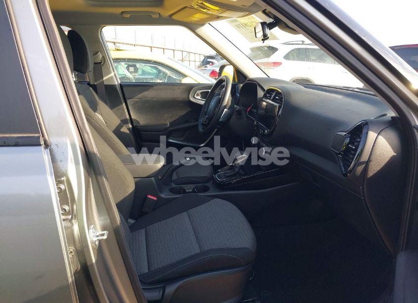 Photo 5 of 2025 Kia Soul EX (VIN KNDJ33AU8S7923691)