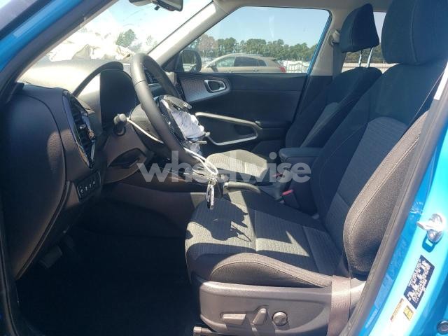 Photo 3 of 2024 KIA SOUL EX (VIN KNDJ33AUXR7218319)