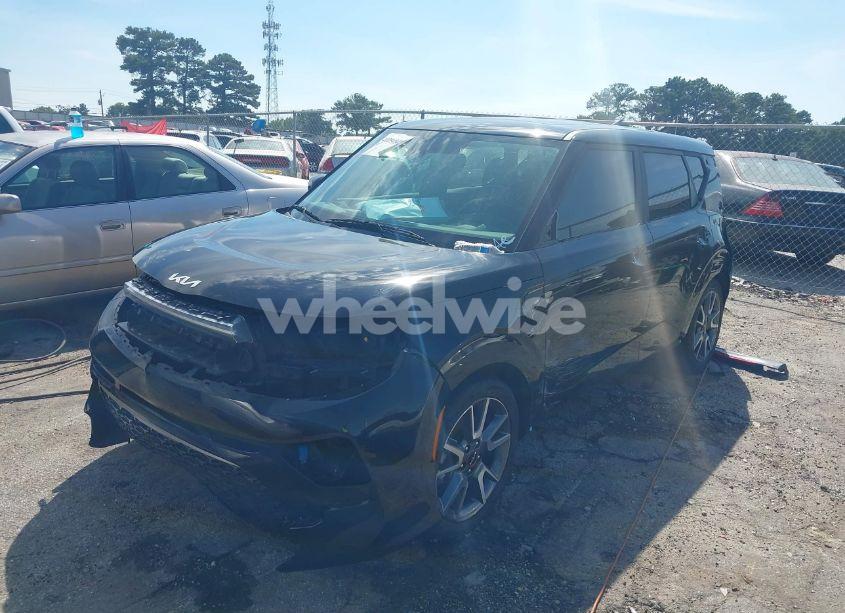 Photo 2 of 2022 Kia Soul TURBO (VIN KNDJ53AF9N7170320)