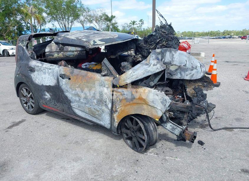 2020 Kia Soul GT-LINE (VIN KNDJ63AU4L7000830) main photo