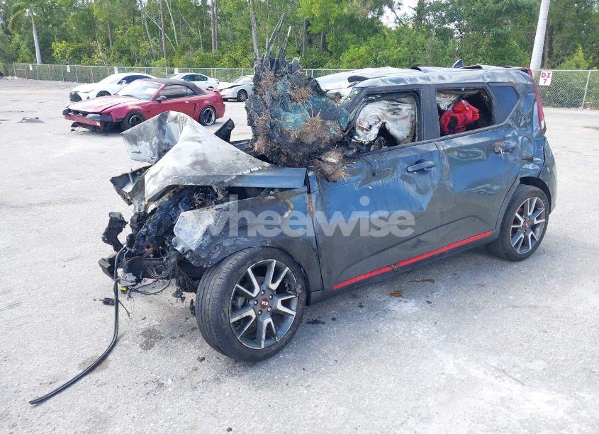Photo 2 of 2020 Kia Soul GT-LINE (VIN KNDJ63AU4L7000830)