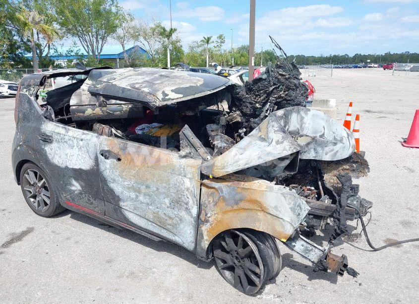 Photo 6 of 2020 Kia Soul GT-LINE (VIN KNDJ63AU4L7000830)