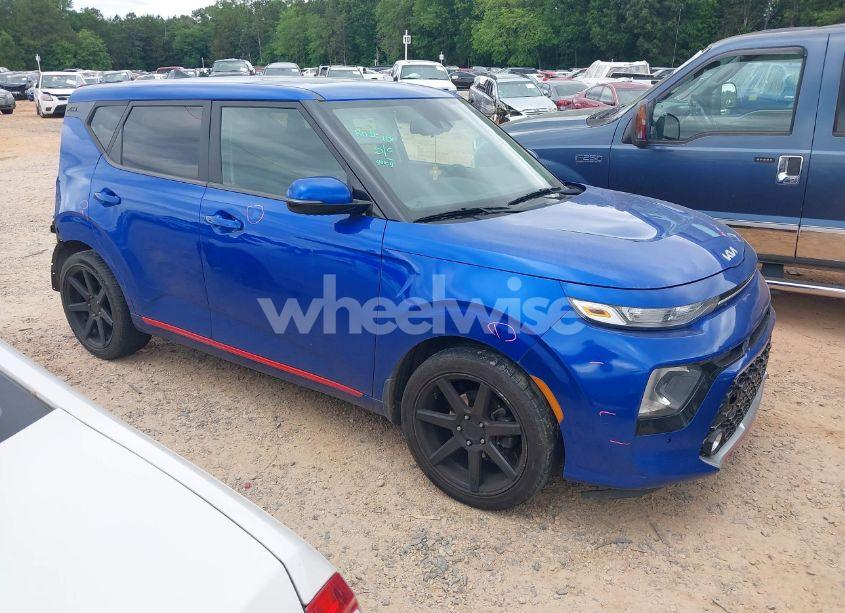 2022 Kia Soul GT-LINE (VIN KNDJ63AU8N7818208) main photo