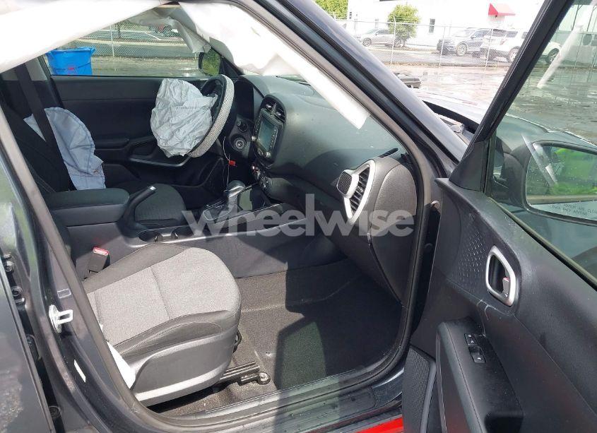 Photo 5 of 2020 Kia Soul GT-LINE (VIN KNDJ63AUXL7089948)