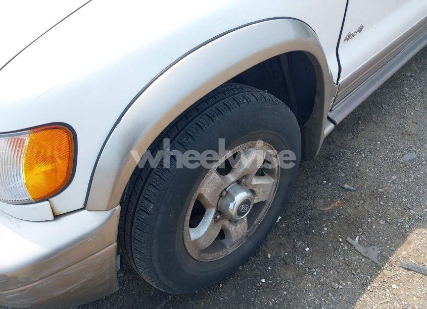 Photo 12 of 2002 Kia Sportage (VIN KNDJA723525148118)