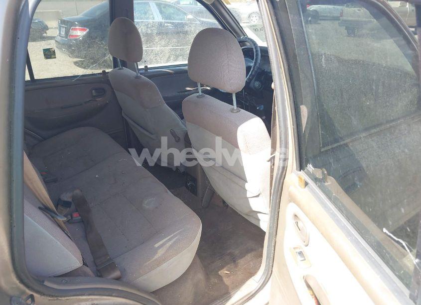 Photo 8 of 2002 Kia Sportage (VIN KNDJB723525120932)