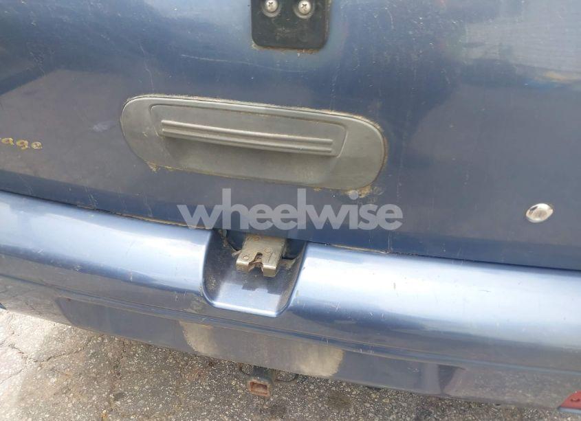 Photo 6 of 2002 Kia Sportage (VIN KNDJB723525162145)