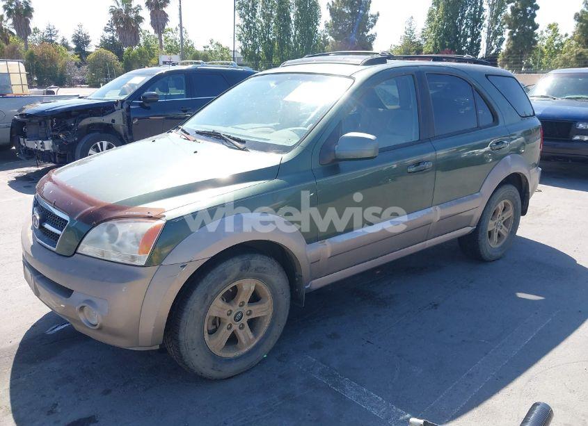 Photo 2 of 2003 Kia Sorento EX/LX (VIN KNDJC733135050990)