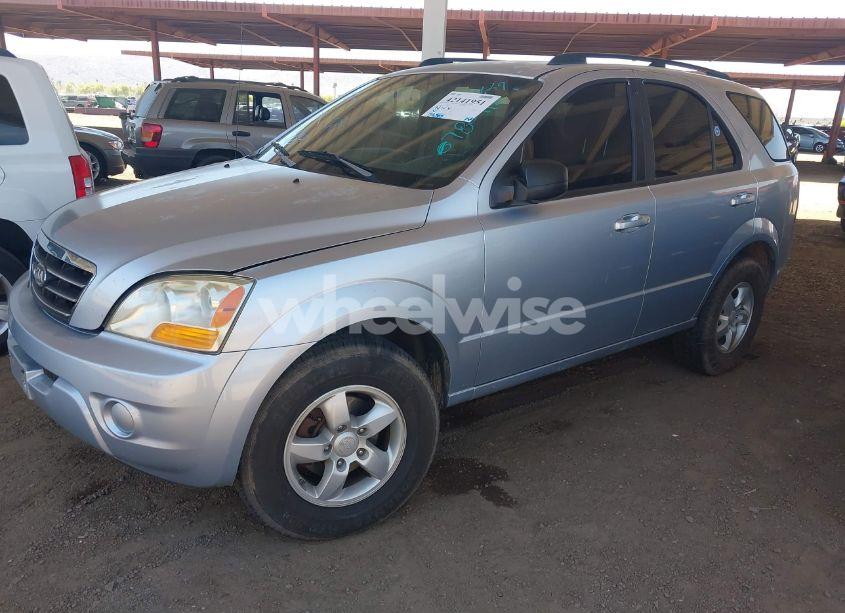 Photo 2 of 2008 Kia Sorento LX (VIN KNDJC735085780916)
