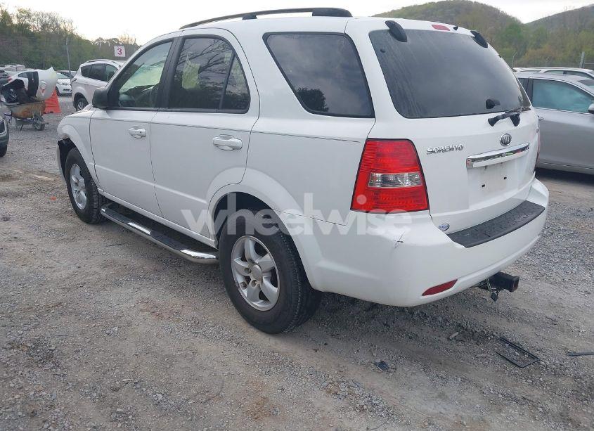 Photo 3 of 2008 Kia Sorento LX (VIN KNDJC735085785971)