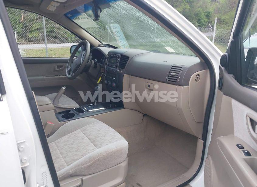 Photo 5 of 2008 Kia Sorento LX (VIN KNDJC735085785971)