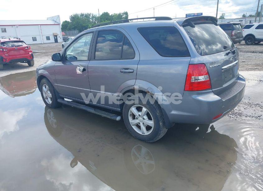 Photo 3 of 2008 Kia Sorento LX (VIN KNDJC735385819725)