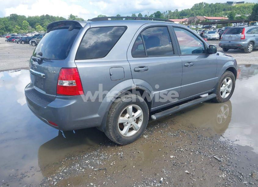 Photo 4 of 2008 Kia Sorento LX (VIN KNDJC735385819725)