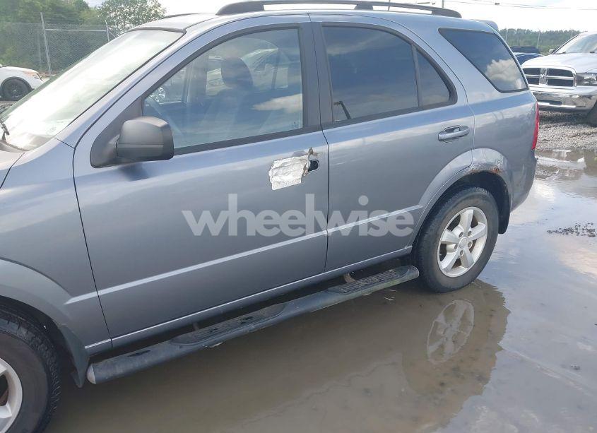 Photo 6 of 2008 Kia Sorento LX (VIN KNDJC735385819725)