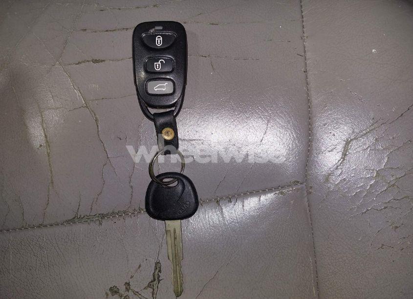 Photo 11 of 2008 Kia Sorento EX (VIN KNDJC736385770373)