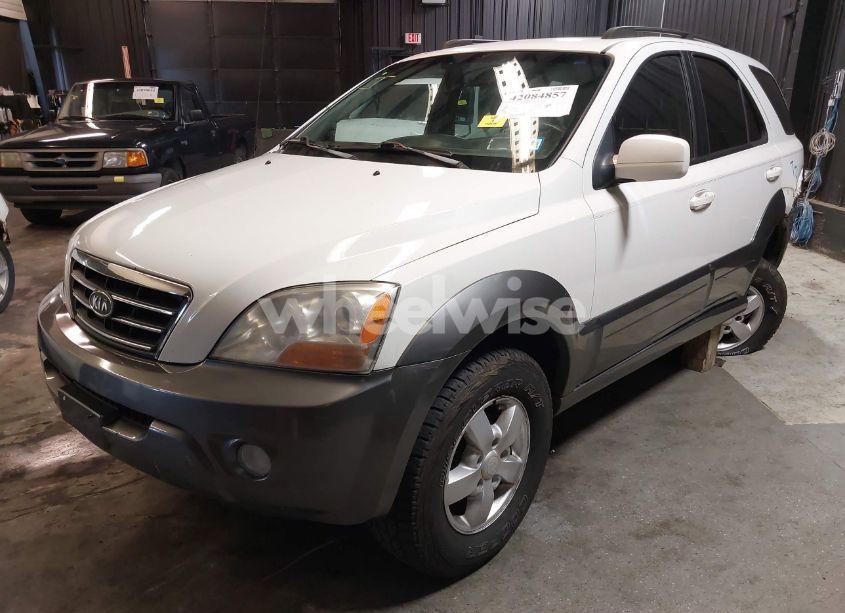 Photo 2 of 2008 Kia Sorento EX (VIN KNDJC736385770373)