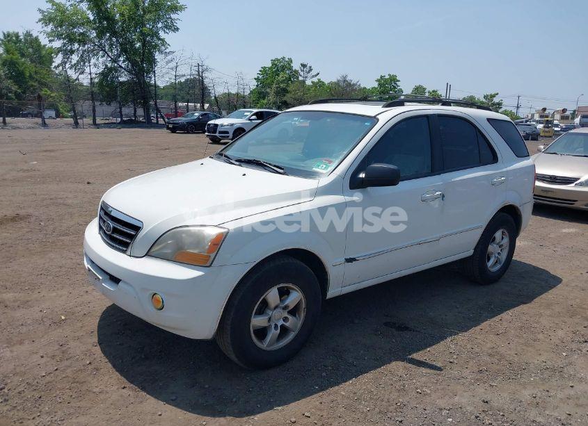 Photo 2 of 2007 Kia Sorento LX (VIN KNDJC736775722258)