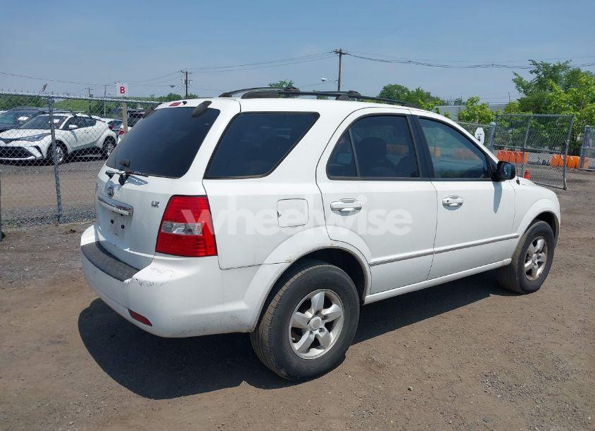 Photo 4 of 2007 Kia Sorento LX (VIN KNDJC736775722258)