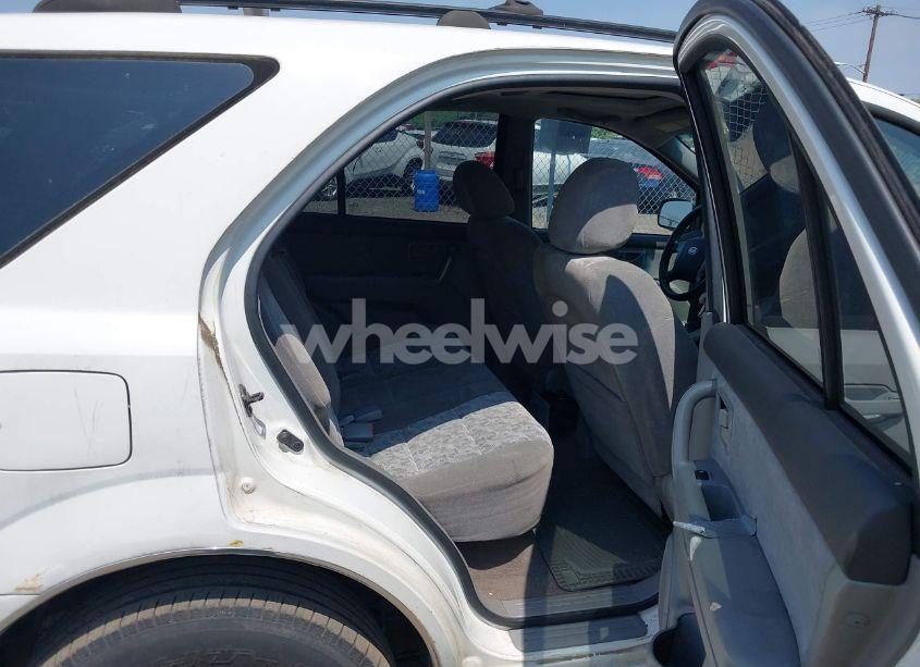 Photo 8 of 2007 Kia Sorento LX (VIN KNDJC736775722258)