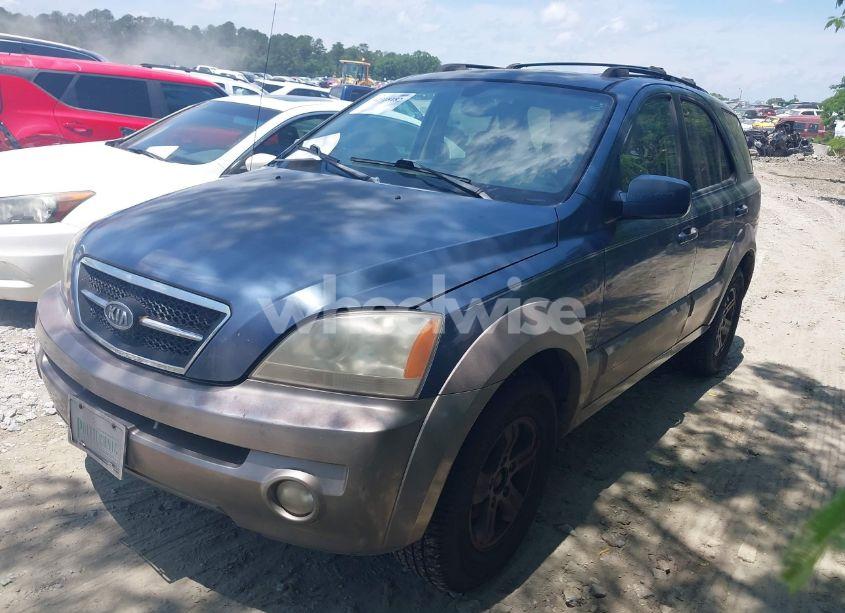 Photo 2 of 2003 Kia Sorento EX/LX (VIN KNDJD733935098251)