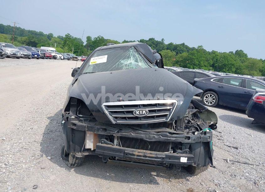 Photo 12 of 2008 Kia Sorento LX (VIN KNDJD735685856135)