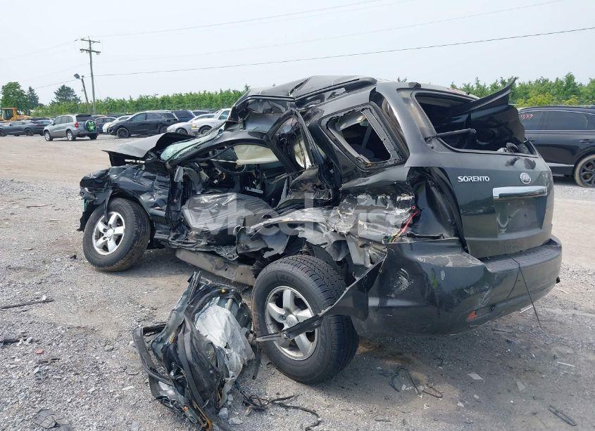 Photo 3 of 2008 Kia Sorento LX (VIN KNDJD735685856135)