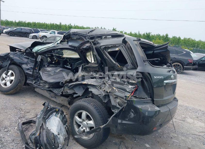 Photo 6 of 2008 Kia Sorento LX (VIN KNDJD735685856135)