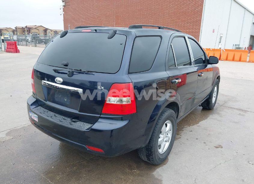 Photo 4 of 2008 Kia Sorento LX (VIN KNDJD735885794804)