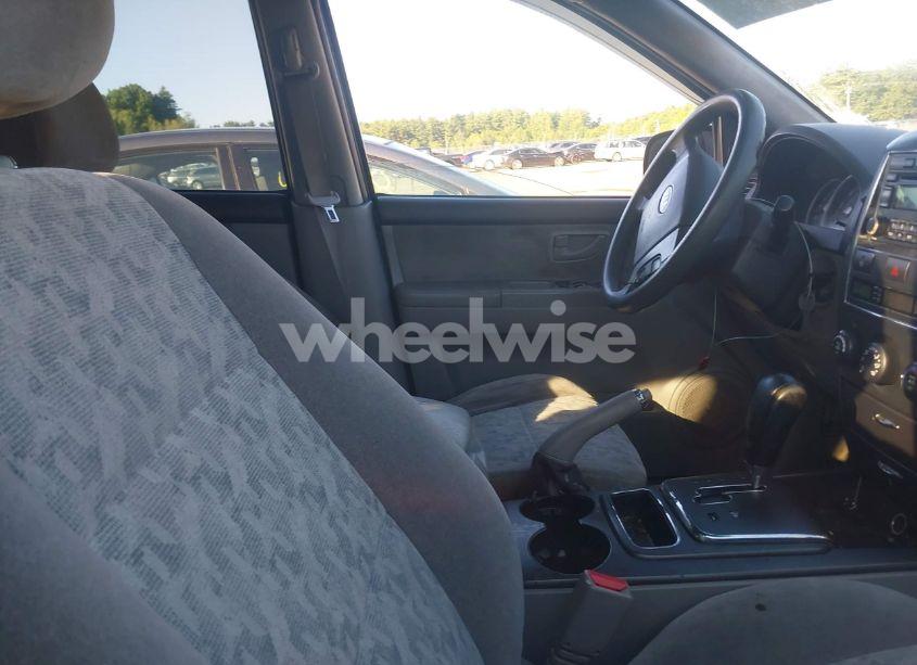 Photo 5 of 2008 Kia Sorento LX (VIN KNDJD735885856265)