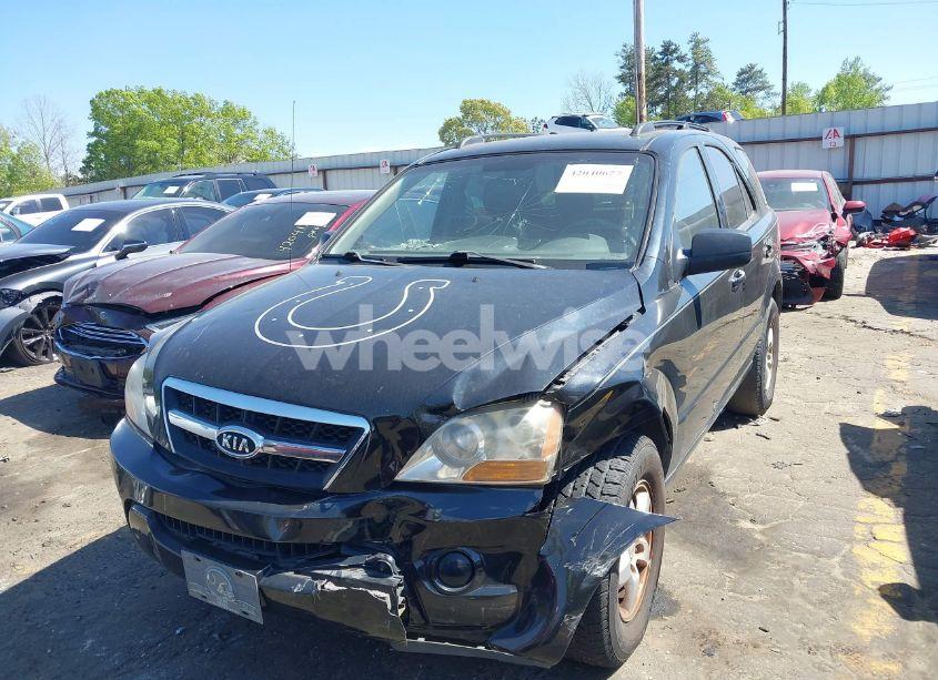 Photo 2 of 2009 Kia Sorento LX (VIN KNDJD735995882262)