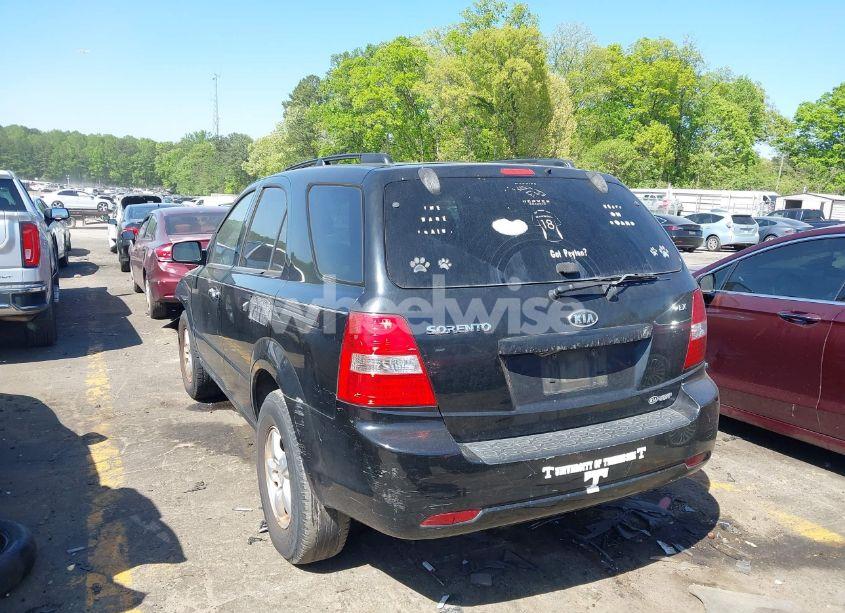 Photo 3 of 2009 Kia Sorento LX (VIN KNDJD735995882262)