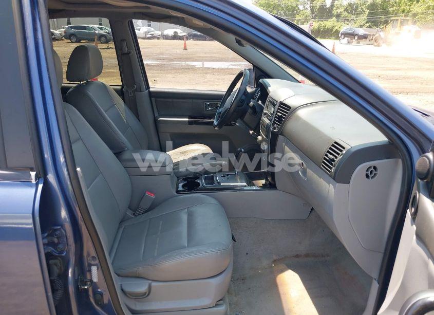 Photo 5 of 2007 Kia Sorento EX (VIN KNDJD736775665931)