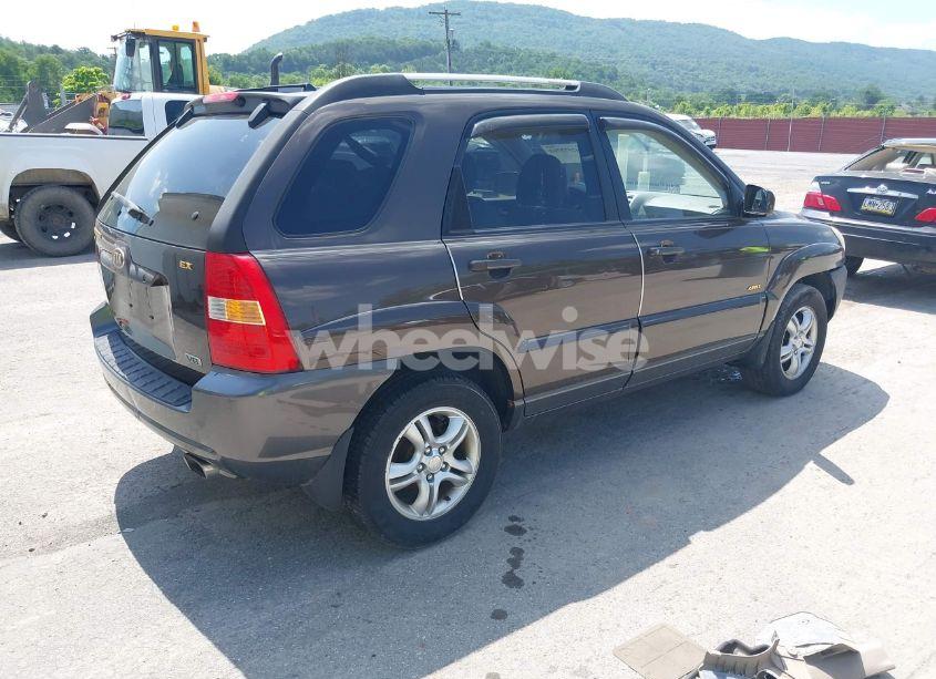 Photo 4 of 2005 Kia Sportage EX V6/LX V6 (VIN KNDJE723957075445)