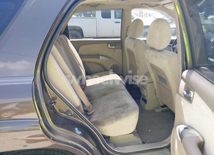 Photo 8 of 2005 Kia Sportage EX V6/LX V6 (VIN KNDJE723957075445)