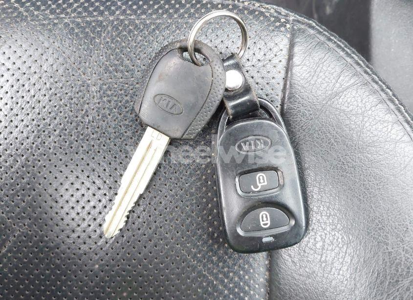 Photo 11 of 2005 Kia Sportage EX V6/LX V6 (VIN KNDJF723557101942)