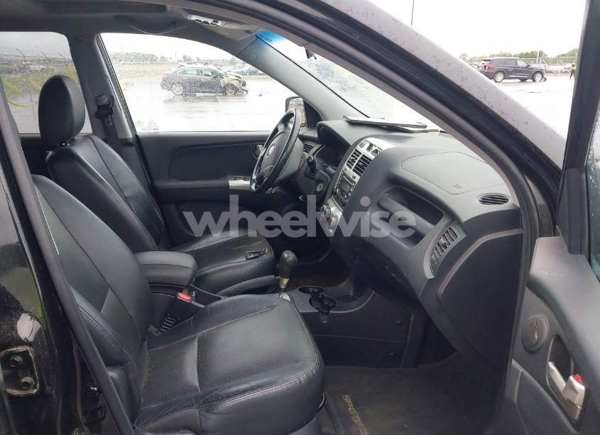 Photo 5 of 2005 Kia Sportage EX V6/LX V6 (VIN KNDJF723557101942)