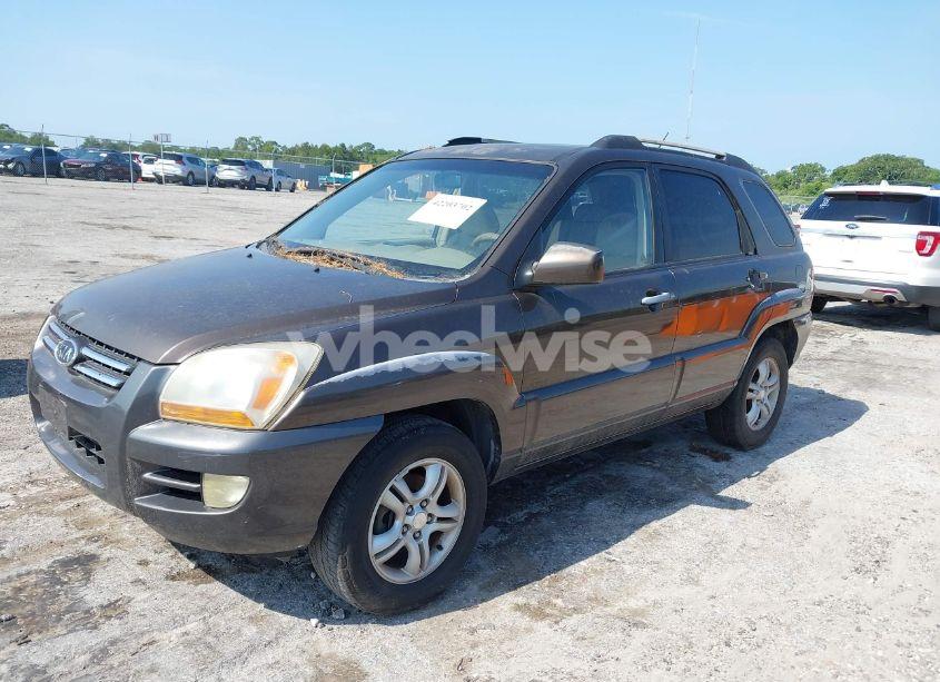 Photo 2 of 2005 Kia Sportage EX V6/LX V6 (VIN KNDJF723557133872)