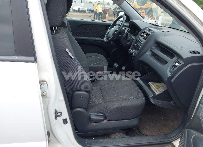 Photo 5 of 2008 Kia Sportage LX (VIN KNDJF724187480564)