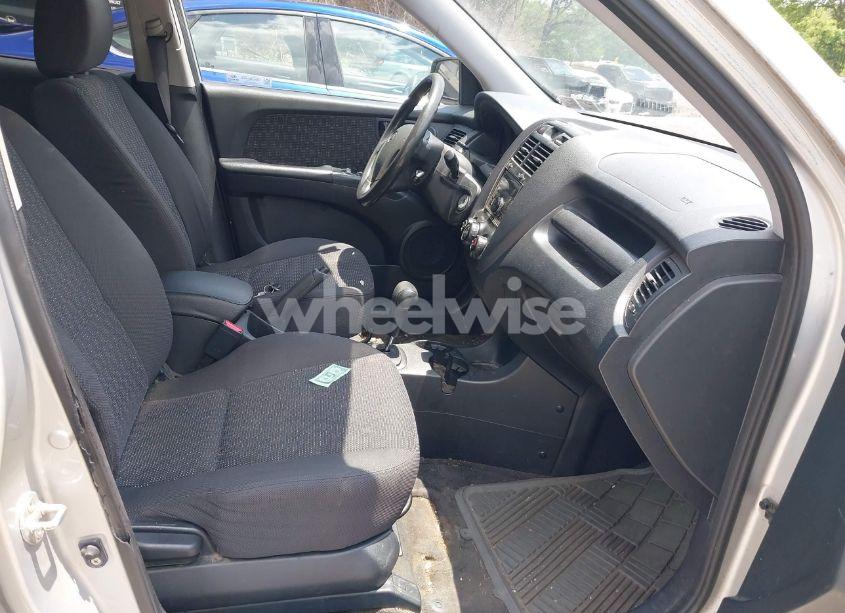 Photo 5 of 2008 Kia Sportage LX (VIN KNDJF724187540553)