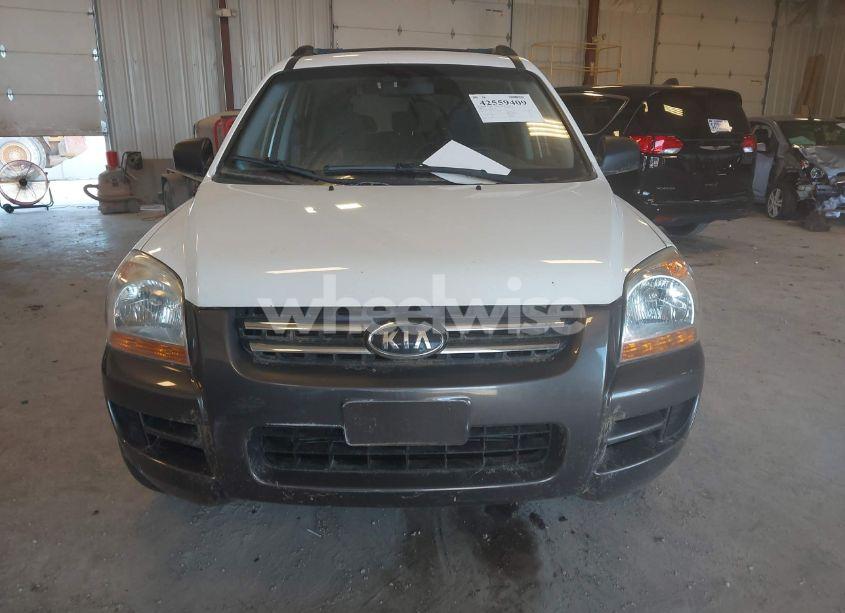Photo 6 of 2008 Kia Sportage LX (VIN KNDJF724287457049)