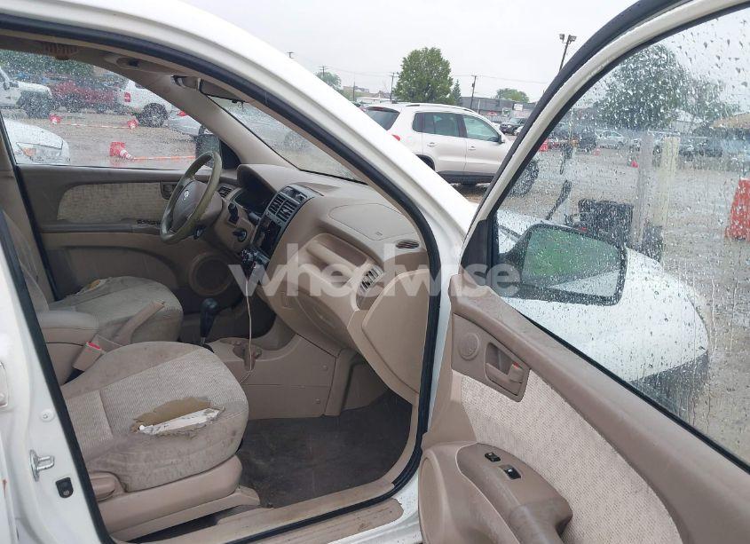 Photo 5 of 2008 Kia Sportage LX (VIN KNDJF724787495926)