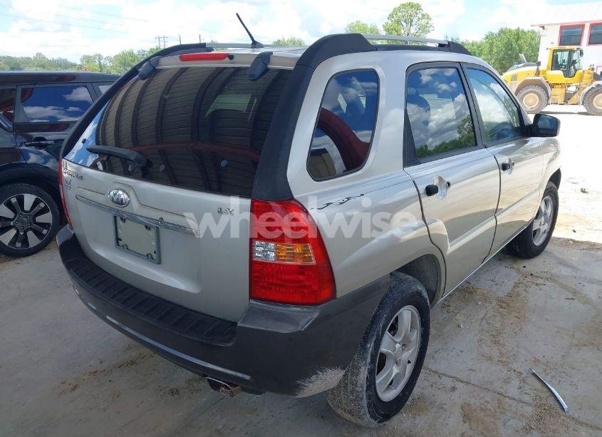 Photo 4 of 2007 Kia Sportage LX (VIN KNDJF724877443560)