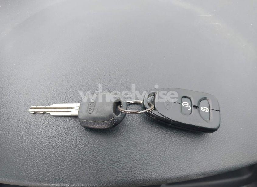 Photo 11 of 2009 Kia Sportage LX (VIN KNDJF724897562471)