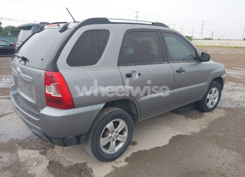 Photo 4 of 2009 Kia Sportage LX (VIN KNDJF724897562471)