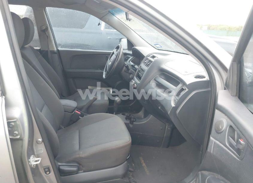 Photo 5 of 2009 Kia Sportage LX (VIN KNDJF724897562471)