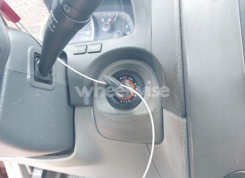 Photo 11 of 2009 Kia Borrego LX V6 (VIN KNDJH741X95037355)