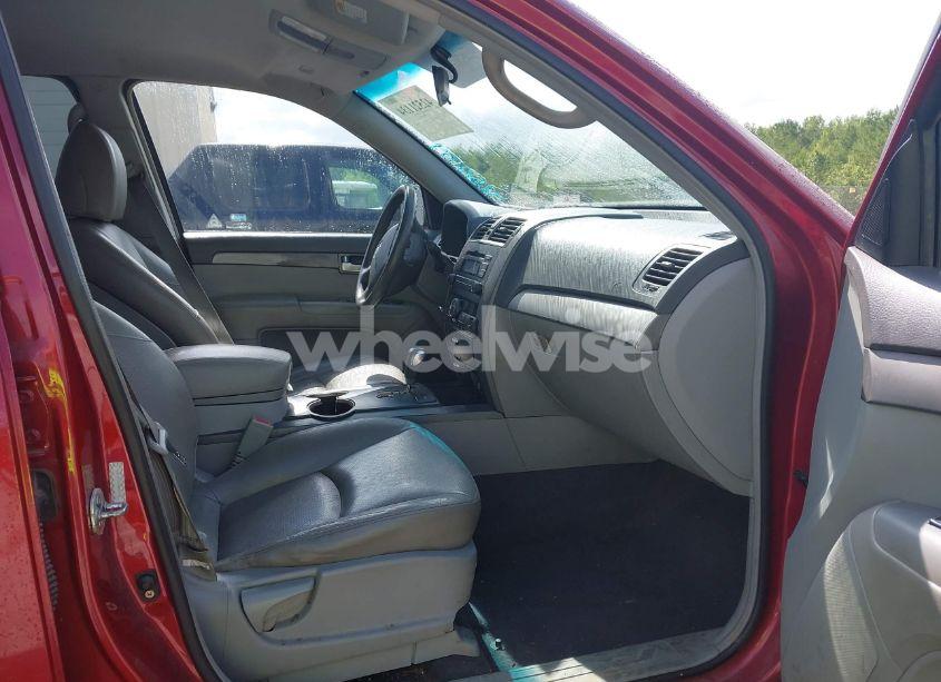 Photo 5 of 2009 Kia Borrego LX V6 (VIN KNDJH741X95037355)